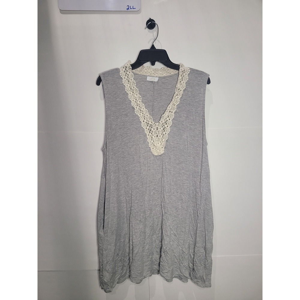 Womens Sleeveless tunic‎ blouse gray with lace neckline, size XXL (2XL)